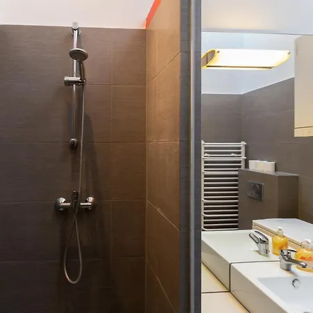 Loftus- 2 Bedrooms In The Center アパート クラクフ